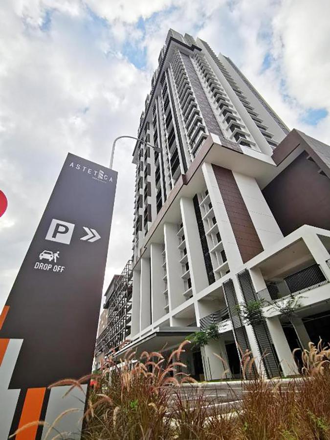 Mines Astetica Lake View Condo Seri Kembangan V1 Exterior foto